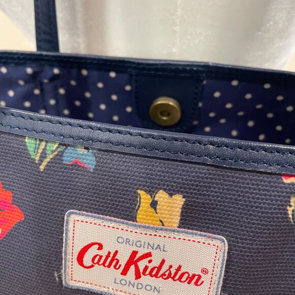 ~ Rare Cath Kidston XL Overnight Floral Coated Bag 2 Handle Snap Lined Pockets - Picture 5 of 16